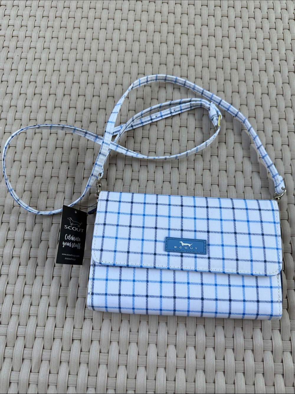 NWT SCOUT Decker Crossbody Wallet Bag Graph Out Loud Blue White Plaid
